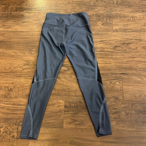 Under Armour Compression Heatgear Breathable Contrast Mesh Yoga Leggings, Sz. S. - Picture 5 of 7